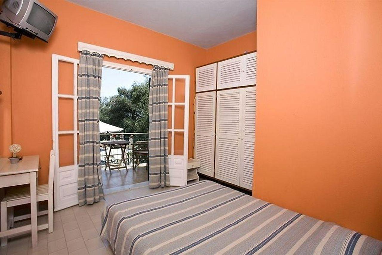Yannis Servos Barbati Apartments Εξωτερικό φωτογραφία